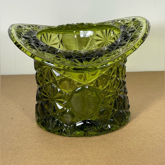 Fenton Other - Vintage Fenton Large Top Hat Daisy Button Avocado Green Glass Vase 3.5" tall B50